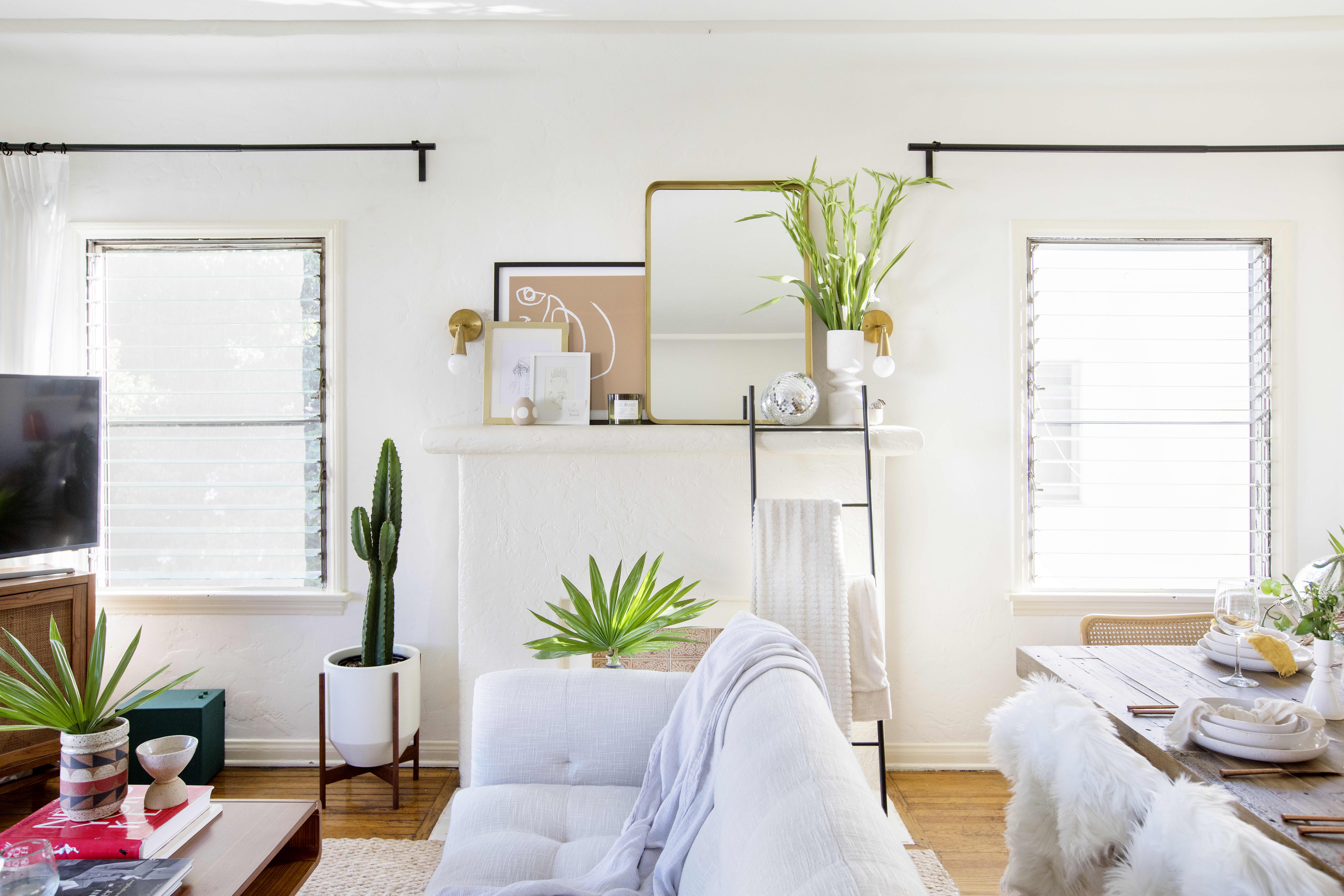 Bright, Contemporary, Modern Los Angeles Apartment Apartment Therapy